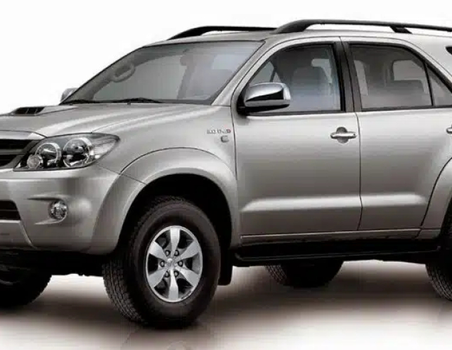 Автостелки Toyota Fortuner (2004-2015)
