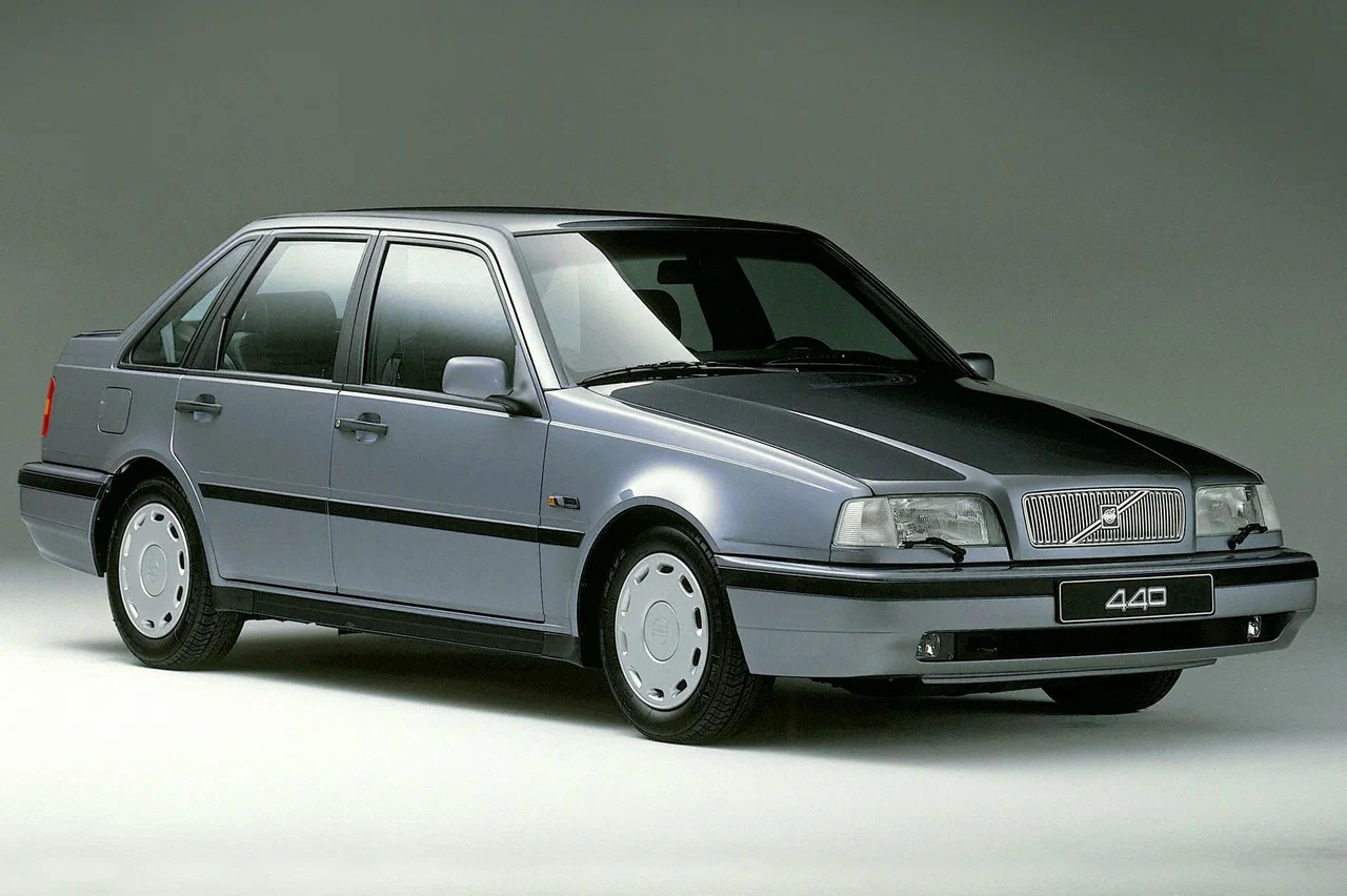 Автостелки Volvo 440 (1988-1996)