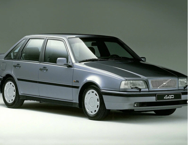 Автостелки Volvo 440 (1988-1996)